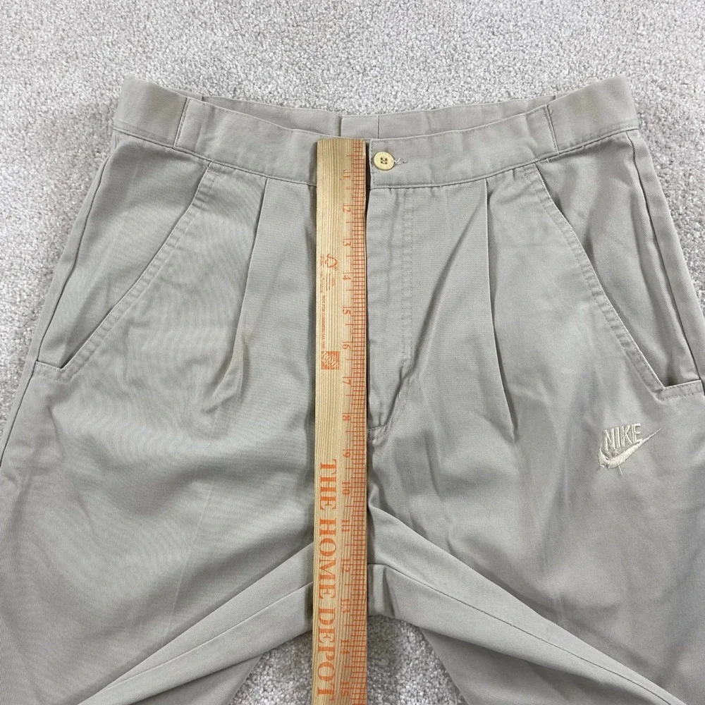 Vintage Nike Pleated Chino Shorts Mens 30 Tan Khaki Embroidered Logo Longline